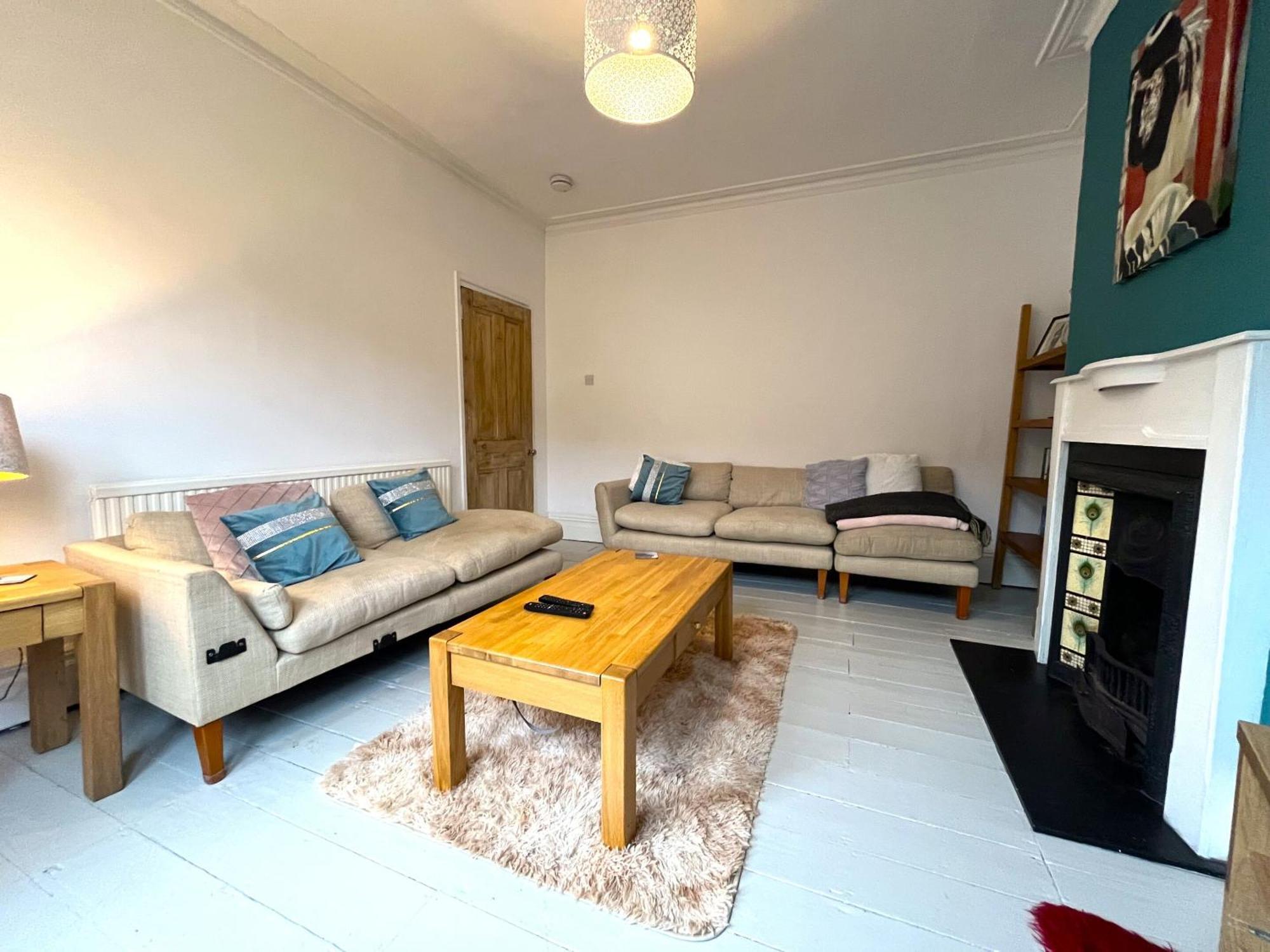 Charming Cottage Retreat With Garden - Sleeps 12 Bristol Luaran gambar