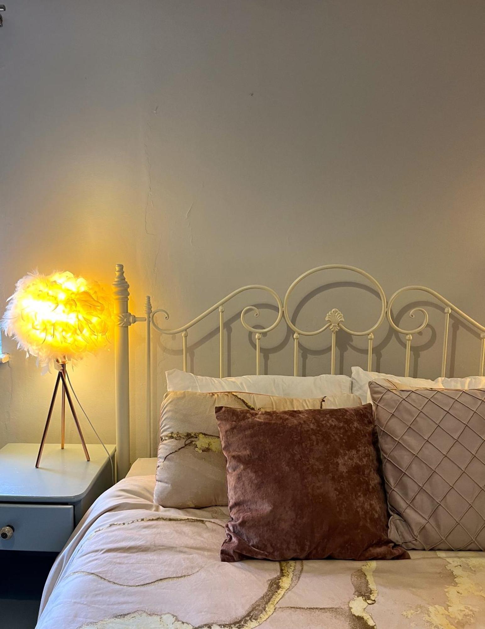 Charming Cottage Retreat With Garden - Sleeps 12 Bristol Luaran gambar