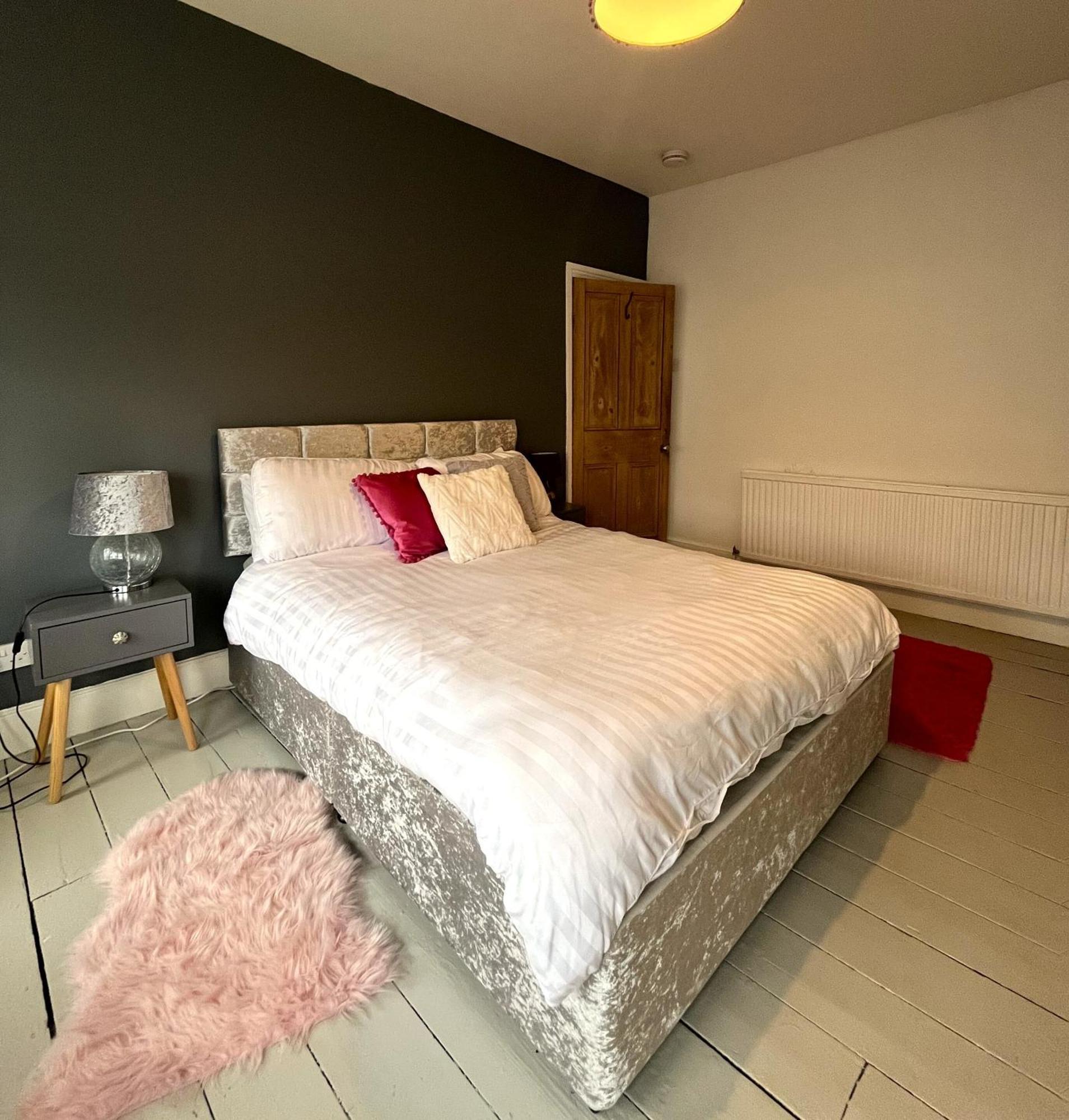 Charming Cottage Retreat With Garden - Sleeps 12 Bristol Luaran gambar