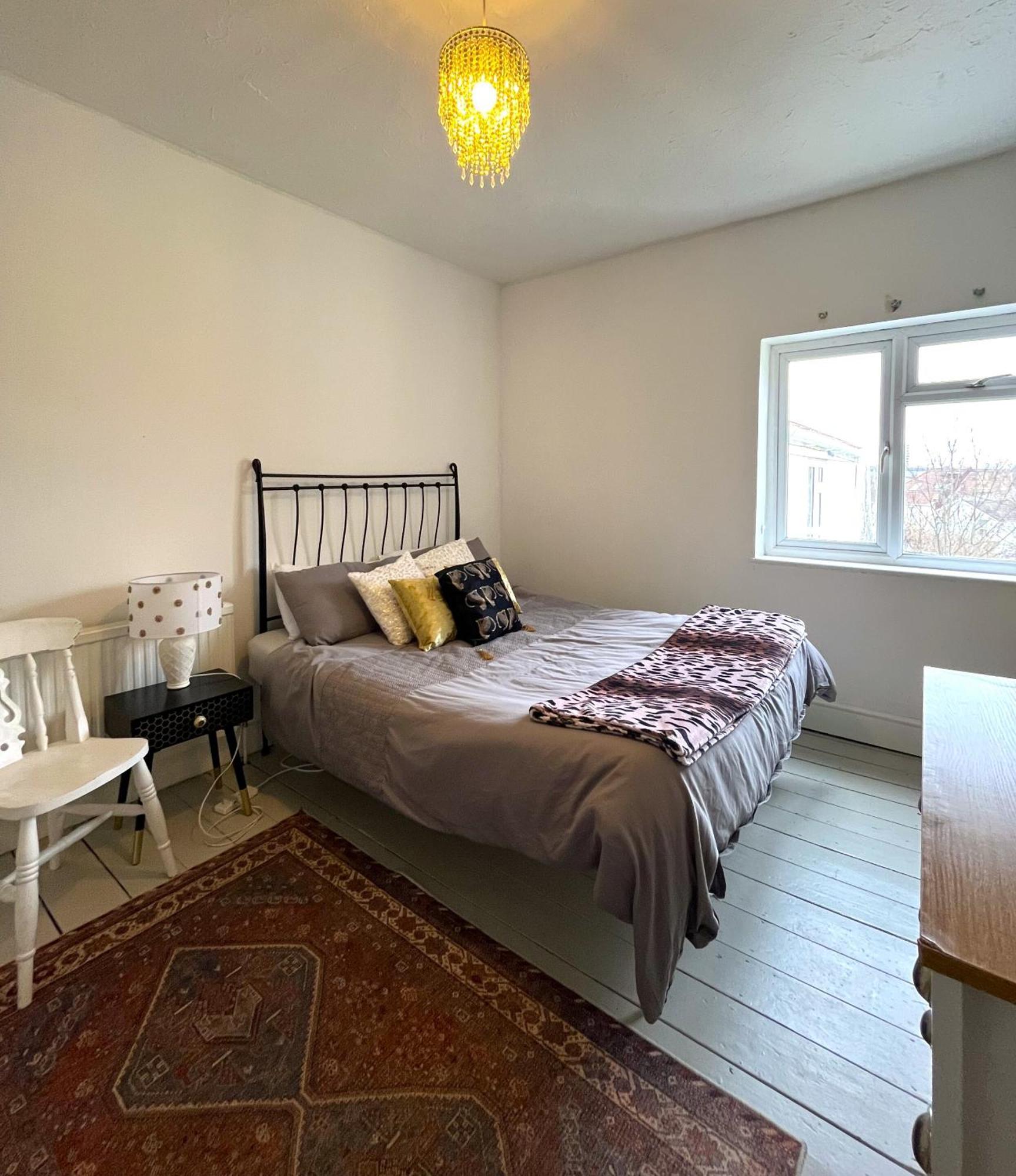 Charming Cottage Retreat With Garden - Sleeps 12 Bristol Luaran gambar